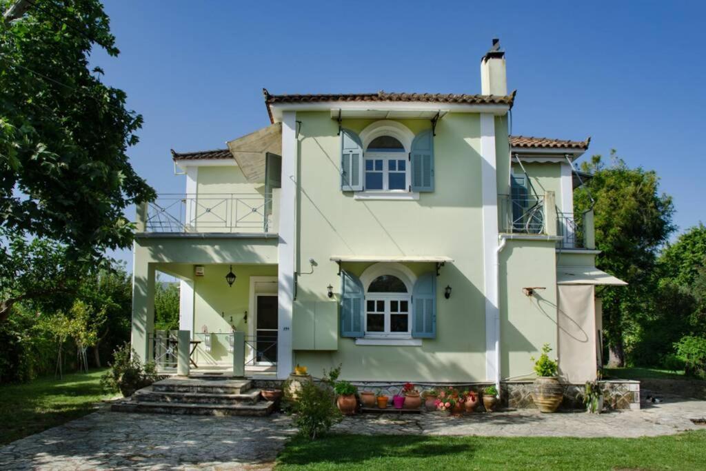 The House * Romírion
